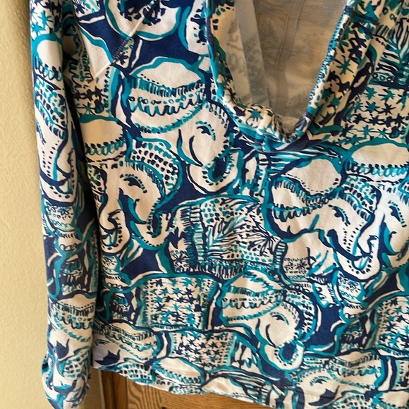 Lilly Pulitzer Luxletic Hooded Skipper Popover in Keep On Truckin Elephant XS - Picture 9 of 11